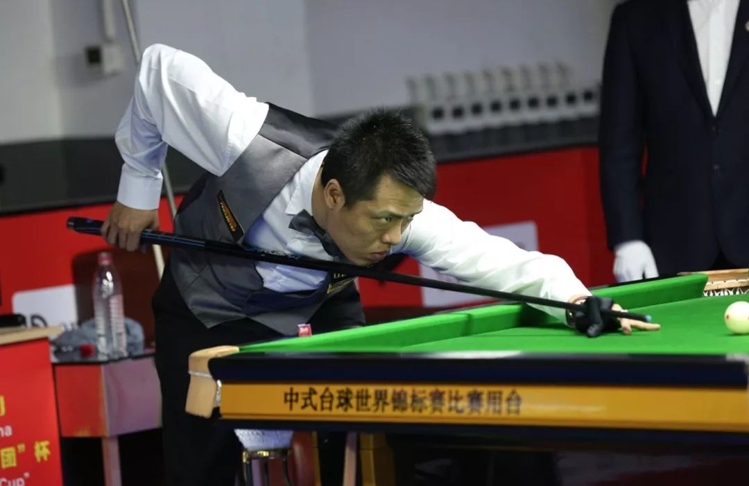 赛场内外的 赛场内外的